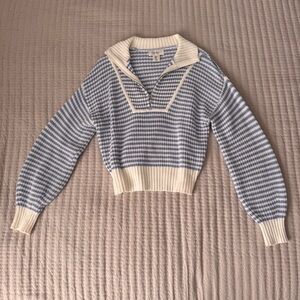 Jessica Simpson V-Neck Sweater in Blue and White